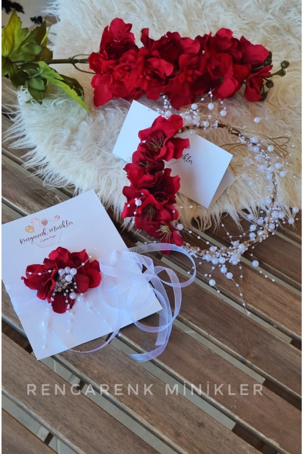 Red rose bracelet top