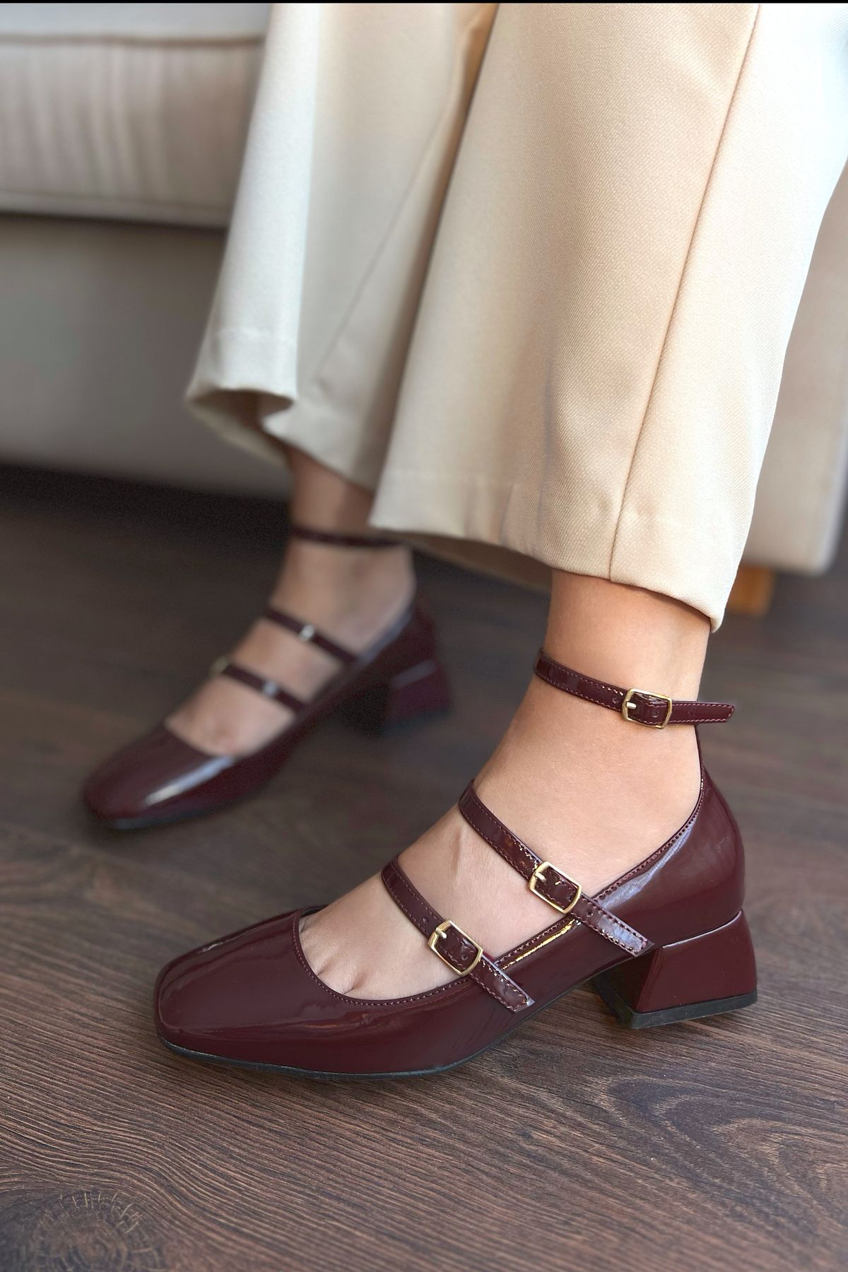 POLKA STORE Women s Mary Jane Burgundy Patent Leather Closed Back