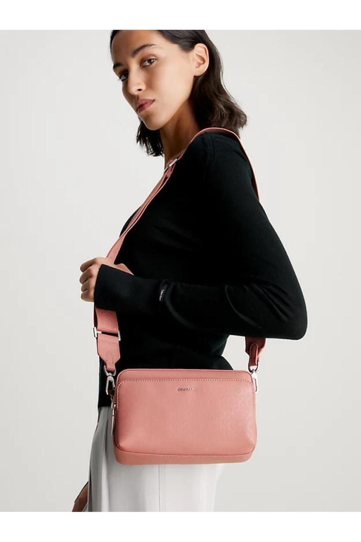 Small mono best sale leather camera bag
