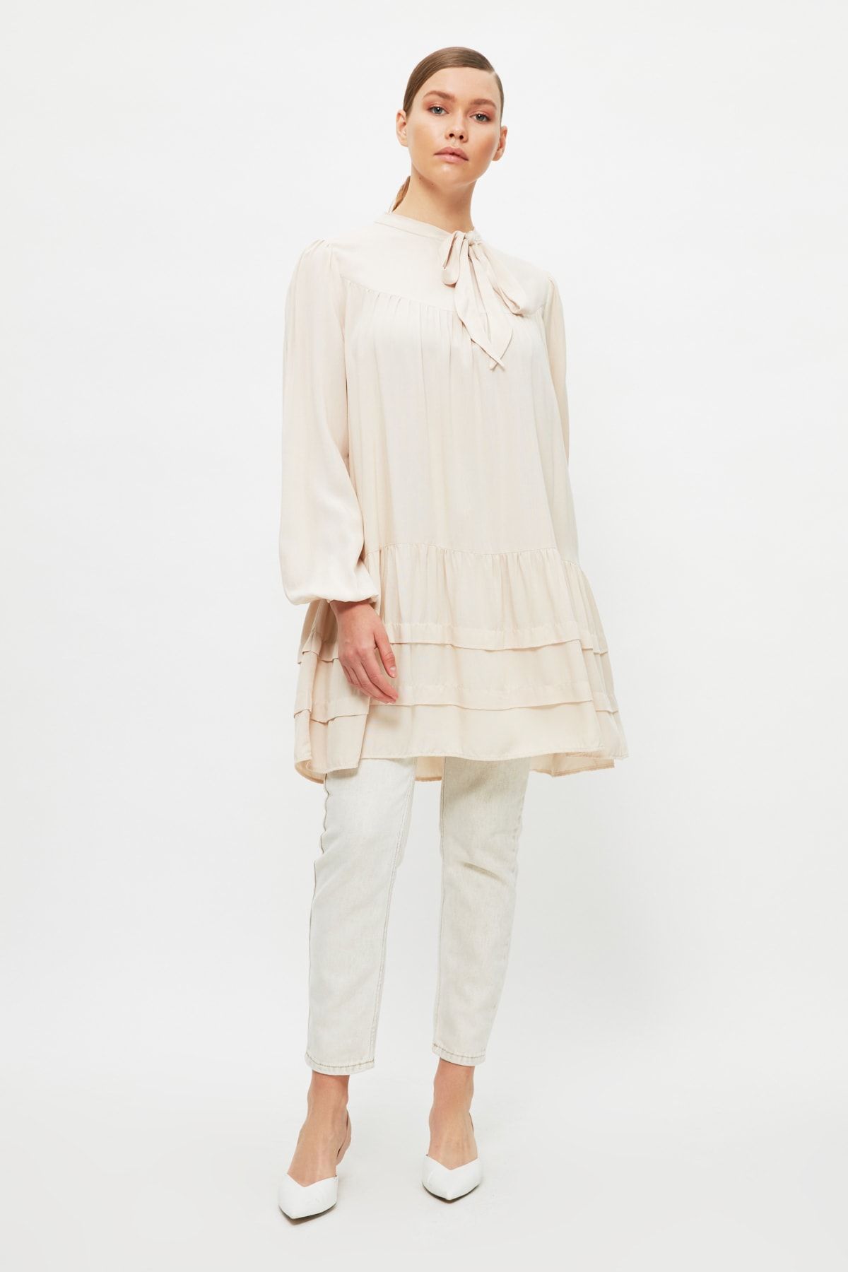 Trendyol Modest Taş Bağcık Detaylı Yaka Tesettür Tunik TCTSS21TN0241