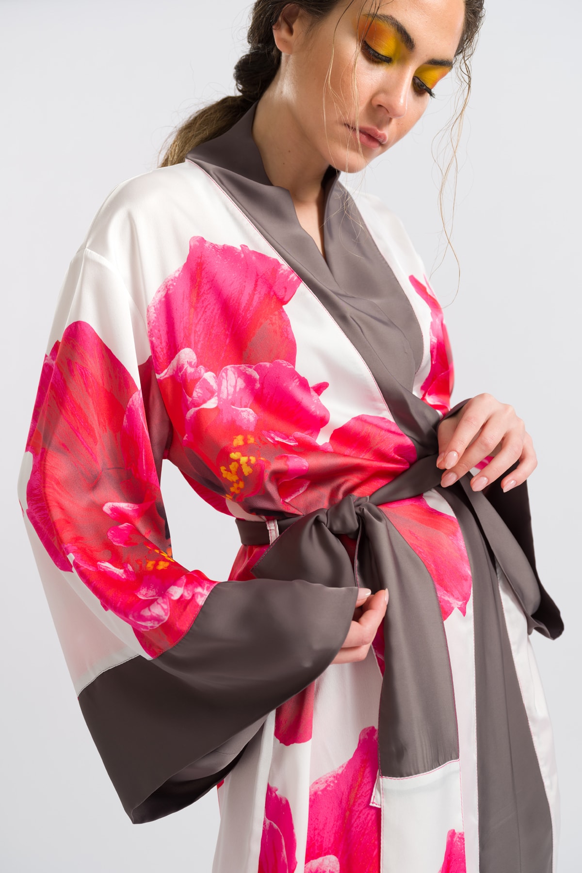 HOELO Pempe Çiçek Saten Uzun Kimono