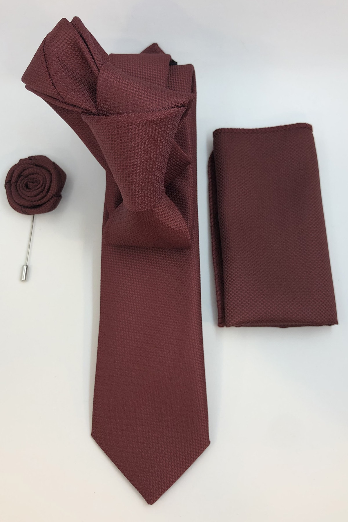 Quesste Accessory Erkek Bordo Armür Desenli Ince Kravat Mendil Yaka Çiçeği 3'lü Set