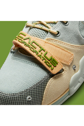 Travis Scott x Air Trainer 1 SP Grey Haze Image 5