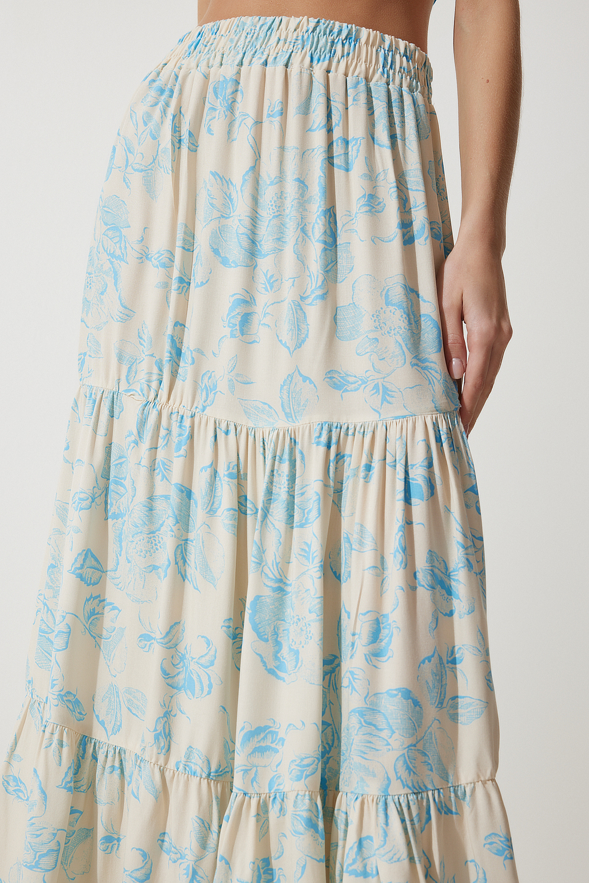 دامن ویسکوز طرح دار گلدار کرم آبی زنانه DD01310