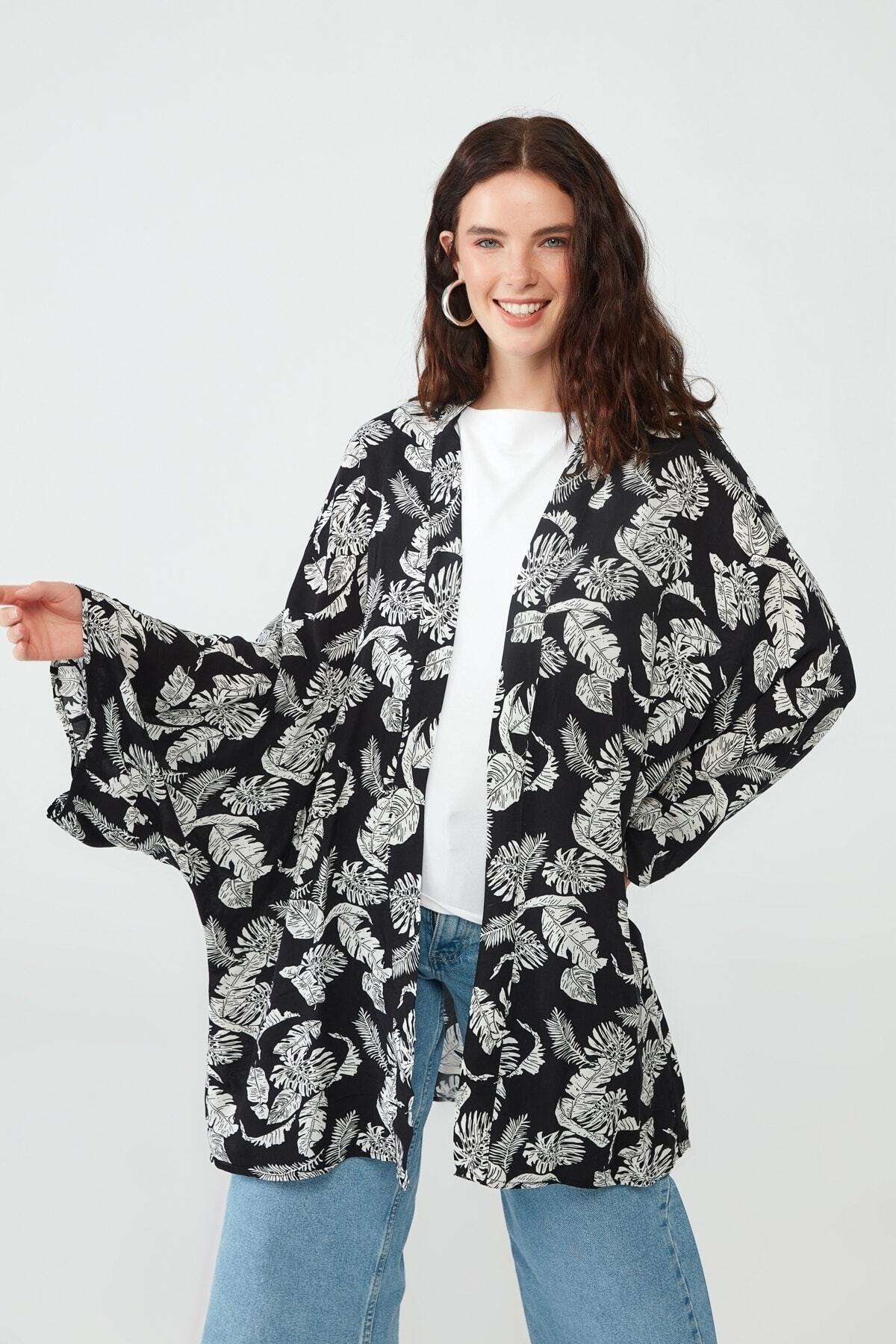 Muni Muni Desenli Viskon Siyah Kimono 50410