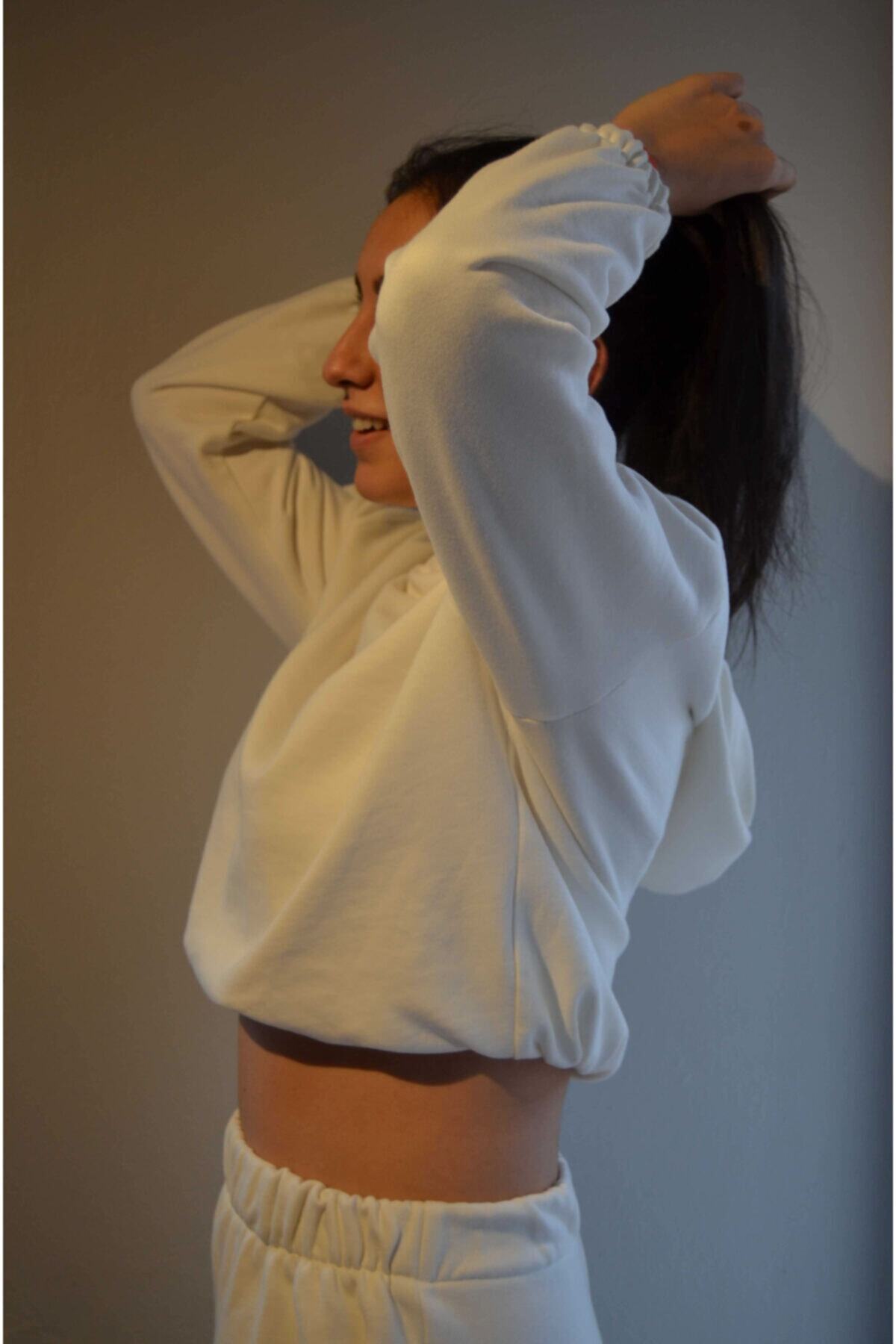 SEVVOM Boutique Ekru Renk Crop Oversize Kapüşonlu Sweatshirt Üst