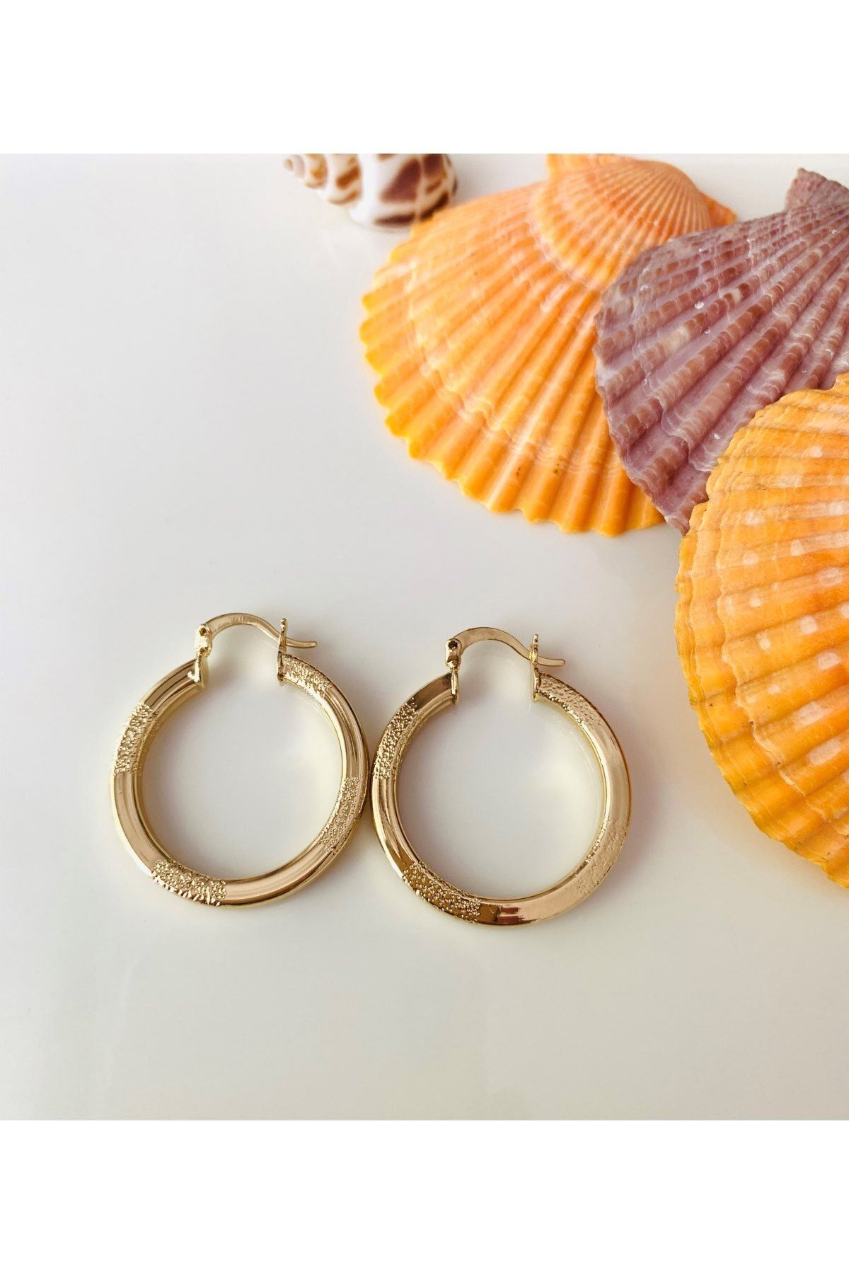 Lily Takı Halka Model Gold Renk Bayan Çelik Küpe
