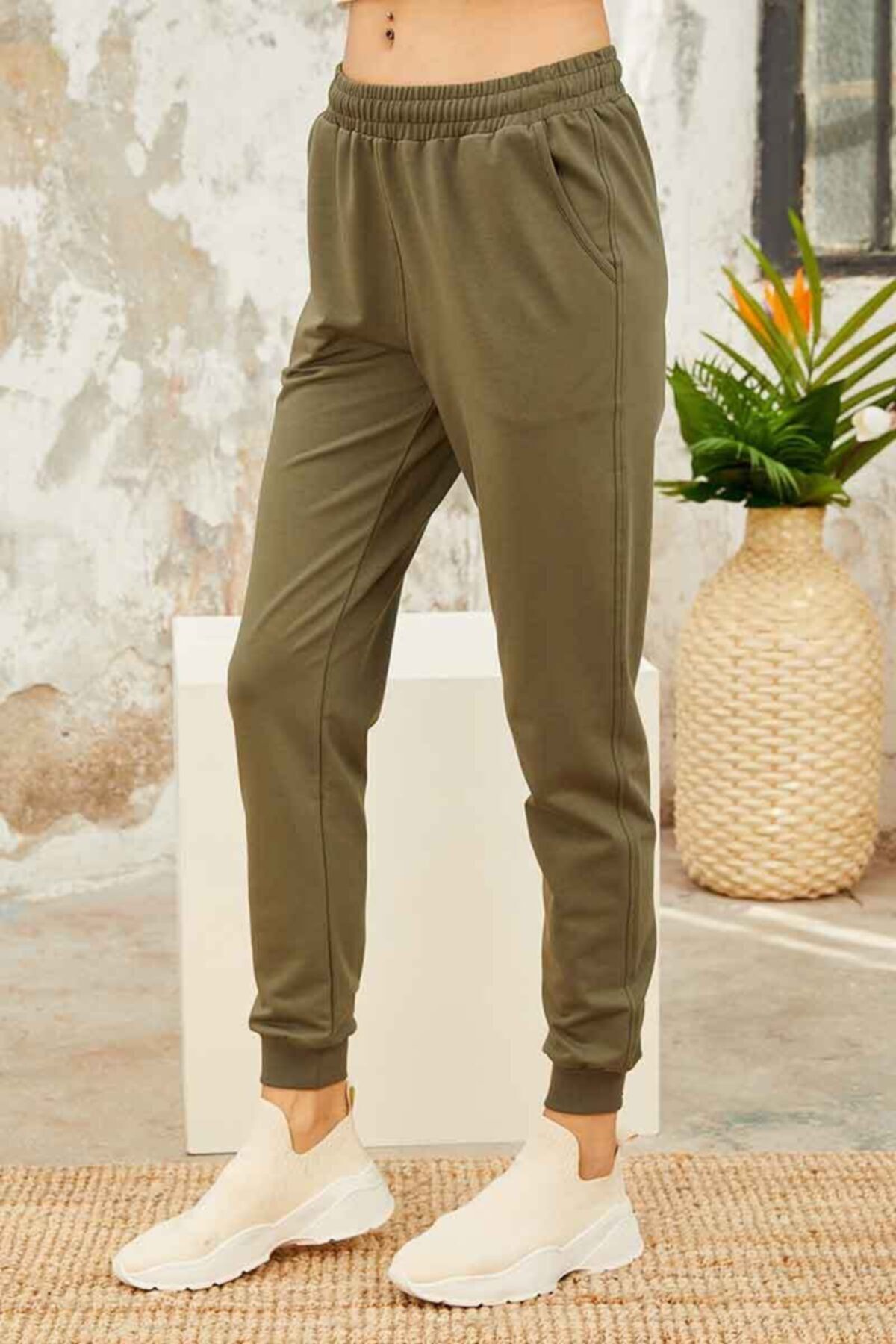 Khaki tracksuit outlet bottoms womens