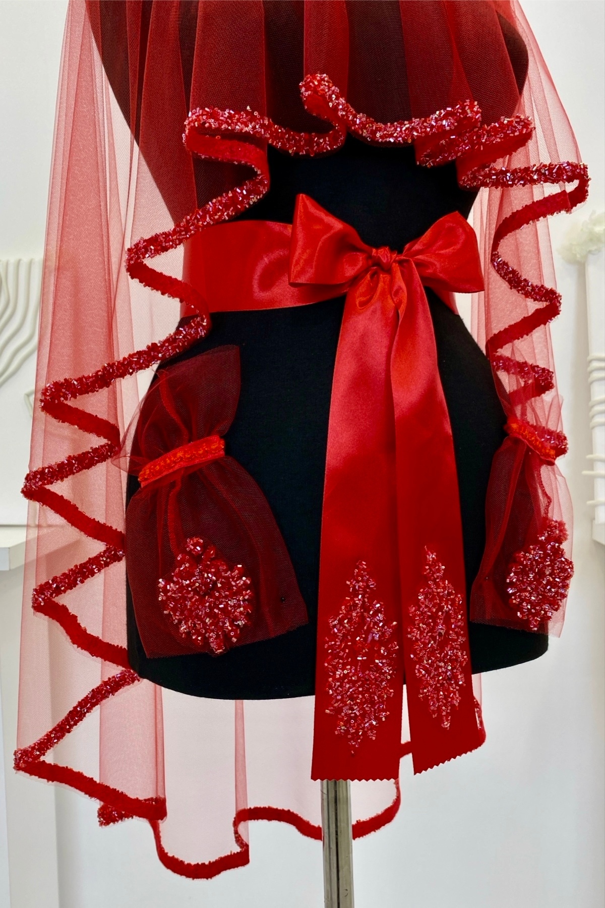 ست چادر عروس قرمز، ست حنا با مهره و پولک شیشه ای 6 تیکه