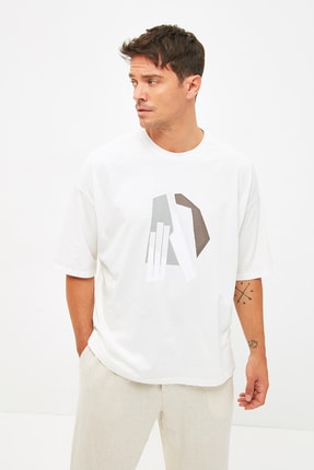 TRENDYOL MAN Ekru Erkek Kısa Kollu Oversize Fit Baskılı T-Shirt TMNSS21TS1075