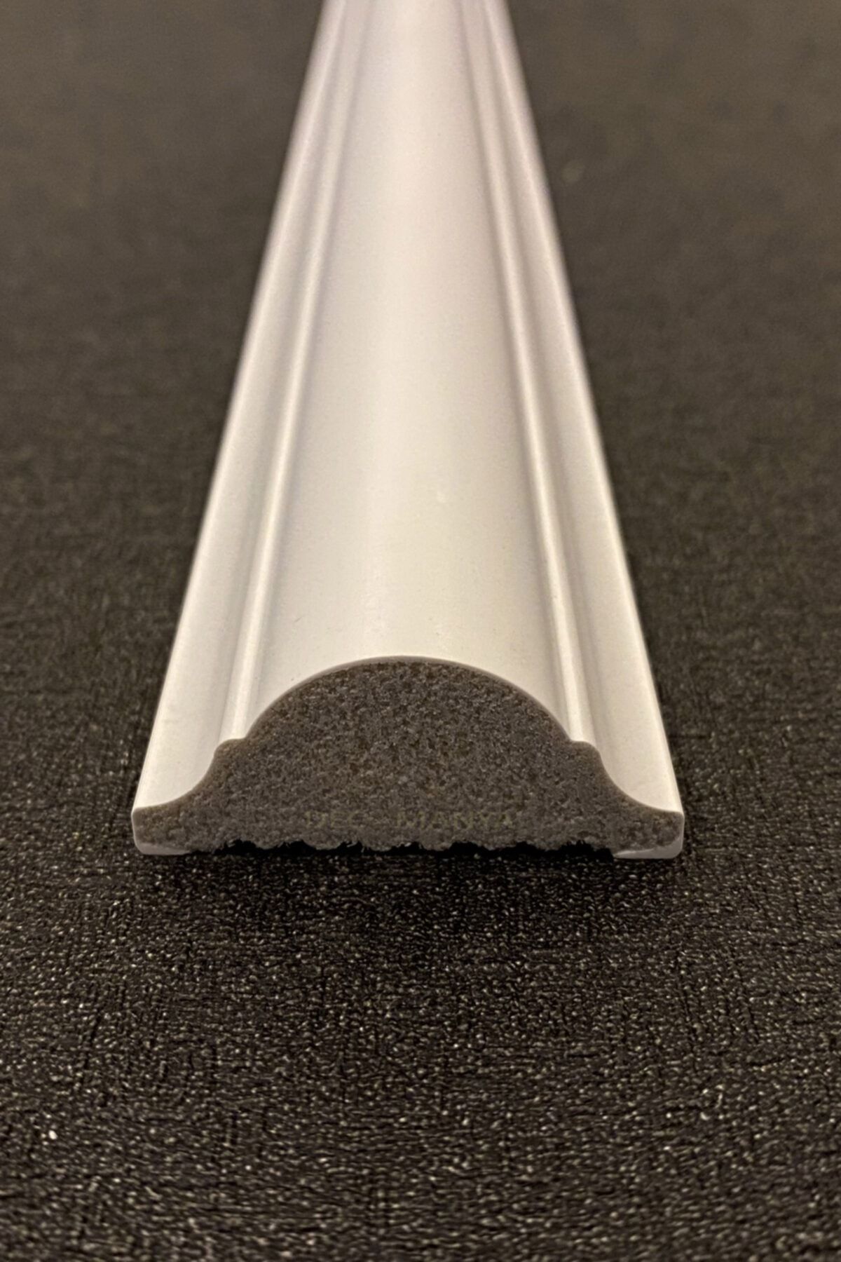 Decomanya Boyanabilir Duvar Çıtası 4 Cm 35 Boy 84 Metre