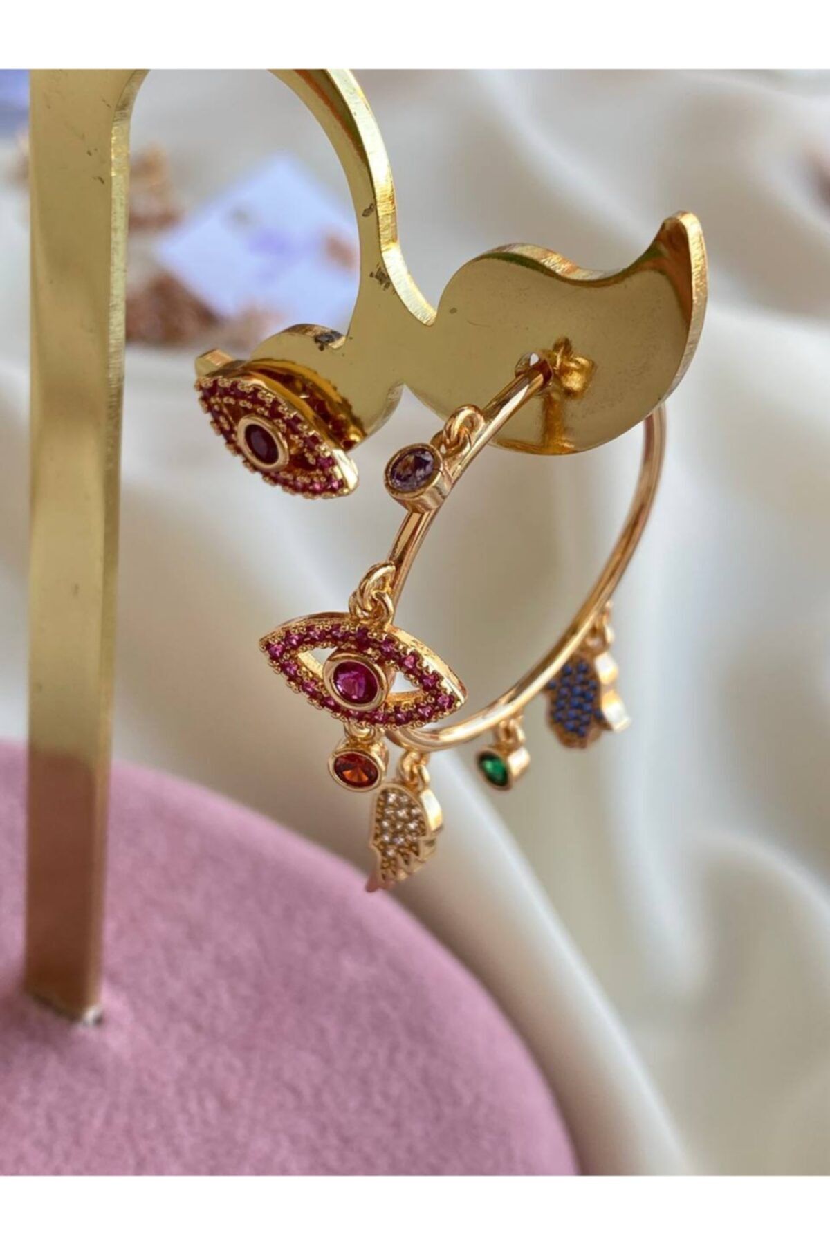 Esmeray Aksesuar Vip Italyan Çelik Gold Renk Taşlı Sabit Ve Halka Tasarım Küpe