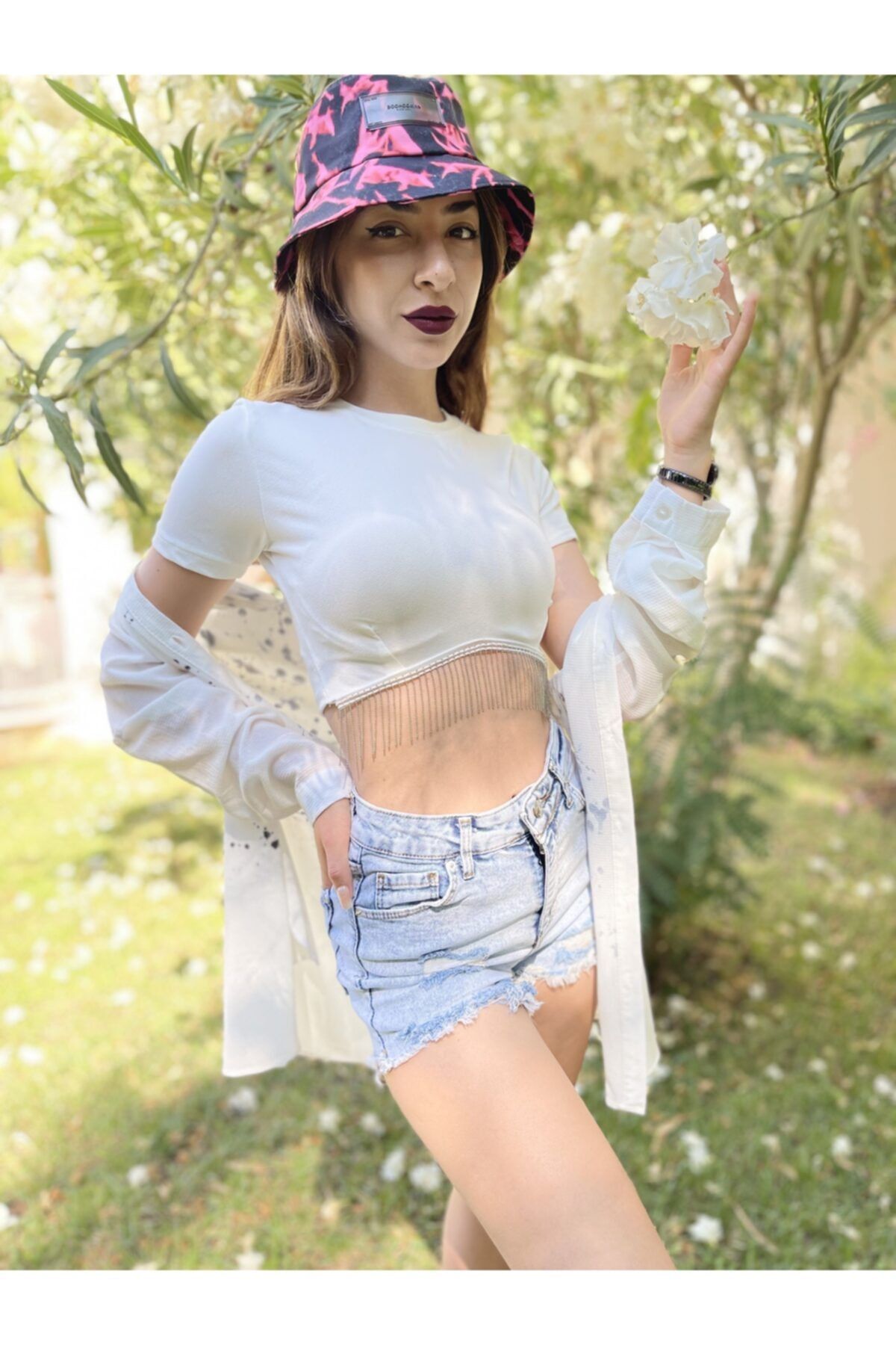 LOVEOFZI Kadın Mavi Yırtık Mini Jean Şort