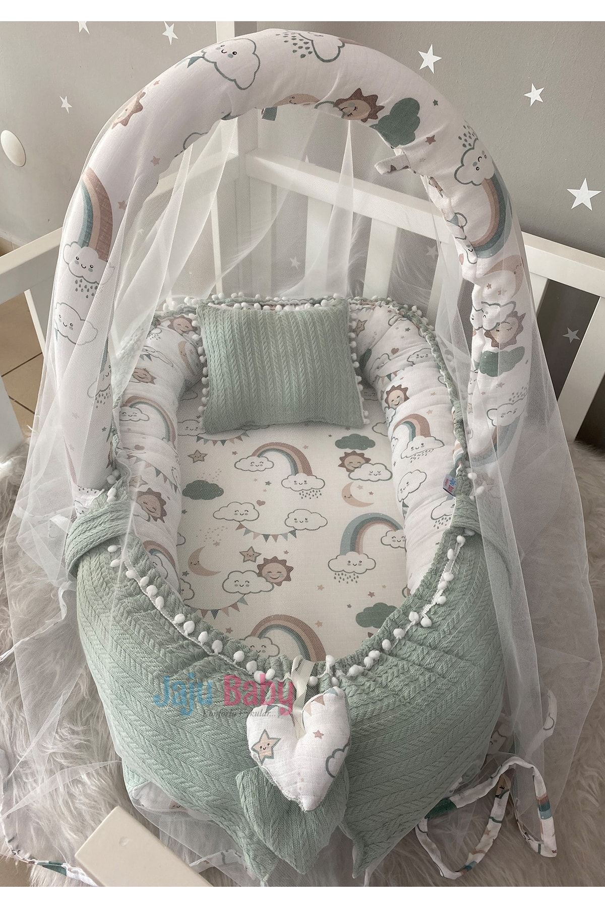 Jaju Baby Yeşil Örgü Pike Kumaş ve Müslin Kumaş Ponponlu Babynest Oyuncak Aparat ve Tül Set