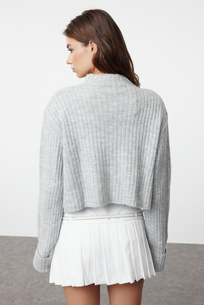 Gri Crop Yumuşak Dokulu Dik Yaka Triko Hırka TWOAW22HI0174 Image 4