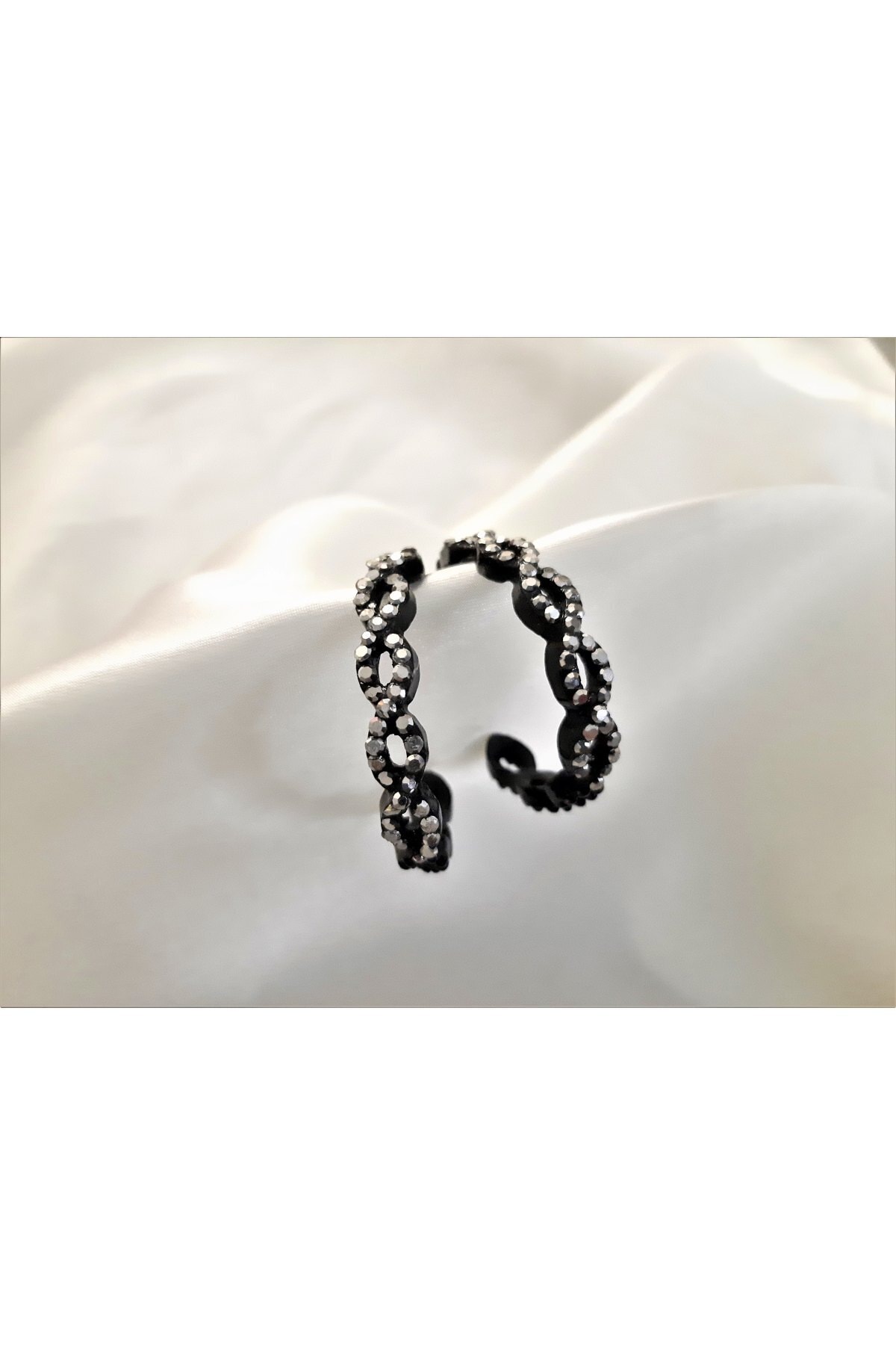 TÜKKAN ACCESSORİES Siyah Kaplama Swarovski Taşlı Abiye Küpe
