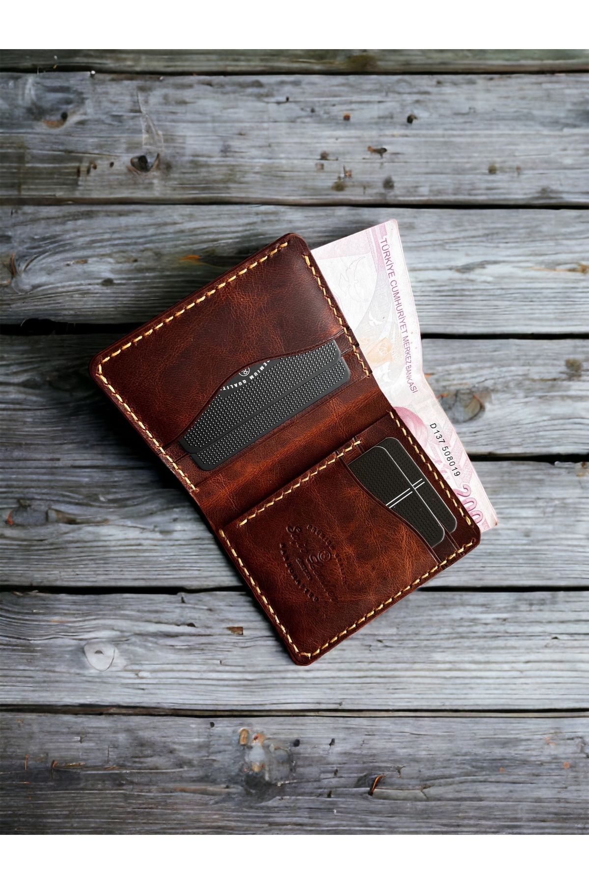 کیف پول چرم اصل رنگی Frisco Tan - 6 کارتی و 1 محفظه نقدی - دست ساز، شیک و بادوام