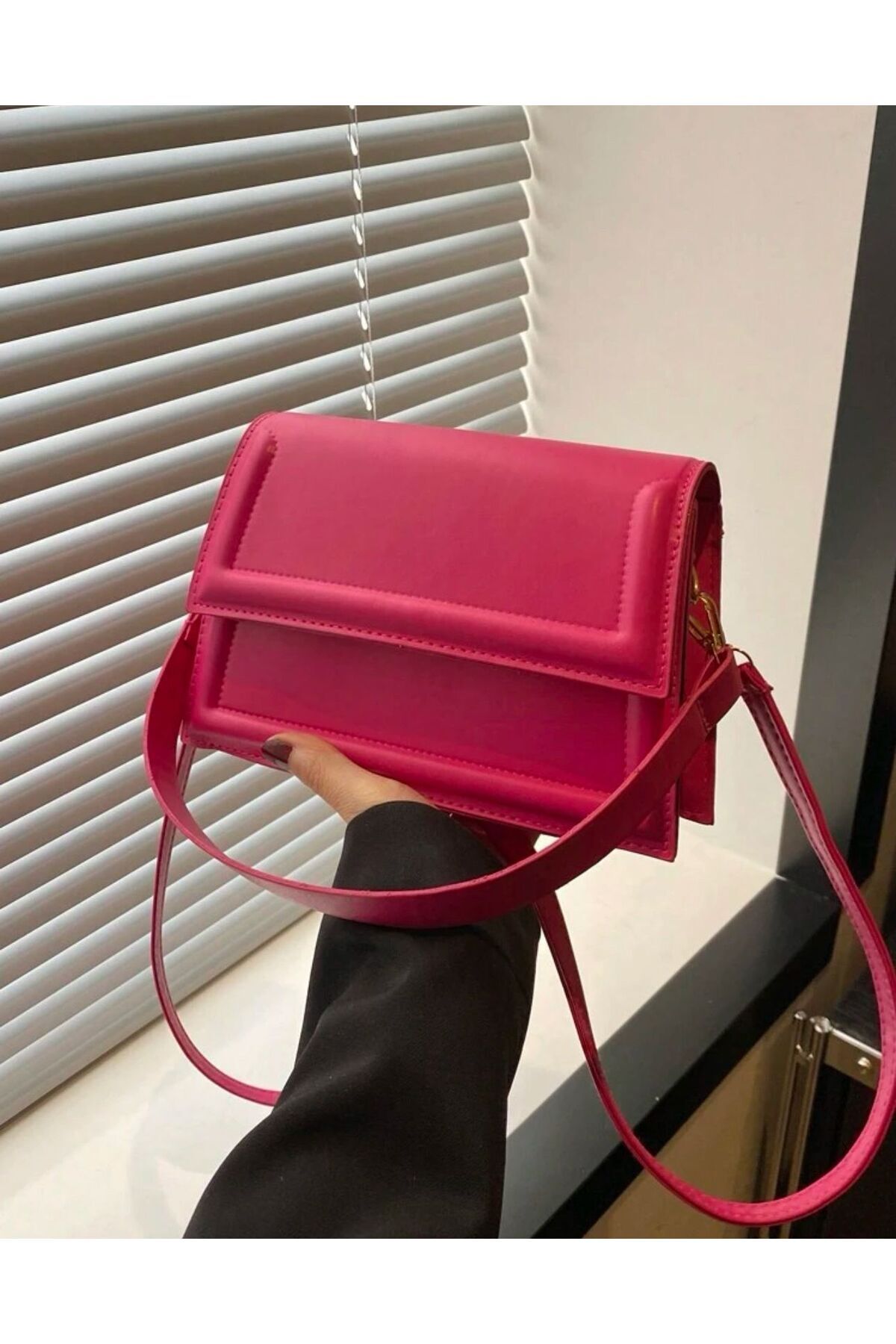 کیف کراس بادی زنانه با طراحی شیک