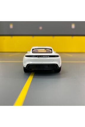 Porsche Taycan Turbo S 1/36 Ölçek Diecast Metal Model Araba Oyunca Araba Image 3