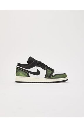 Air Jordan 1 Low White Black Green (GS) Image 0