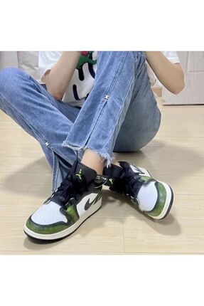 Air Jordan 1 Low White Black Green (GS) Image 5