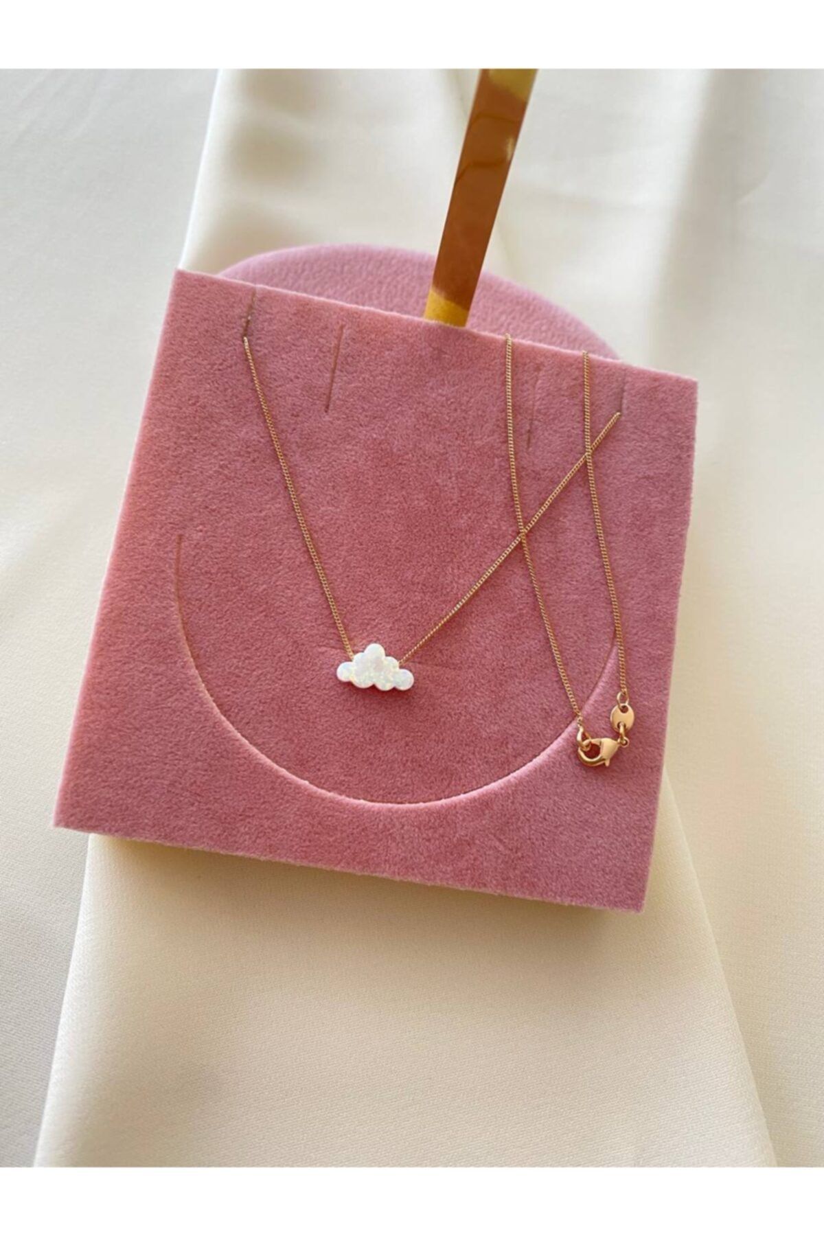 Esmeray Aksesuar Vip Çelik Gold Renk Orijinal Opal Taş Beyaz Bulut Figürlü Kolye Uzunluk 40 Cm
