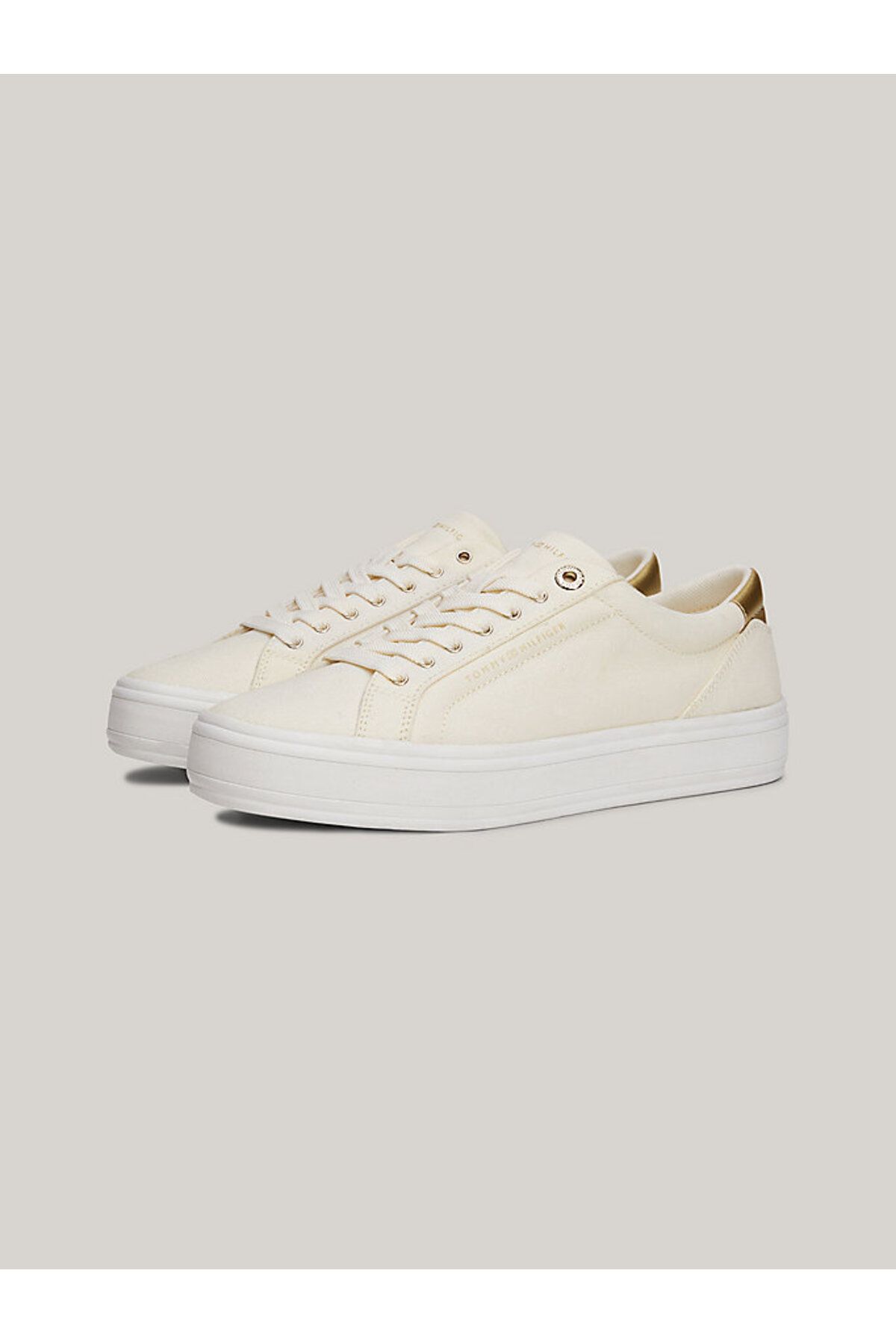 ESSENTIAL VULC CANVAS SNEAKER