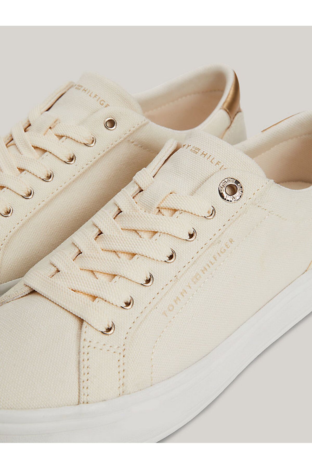 ESSENTIAL VULC CANVAS SNEAKER