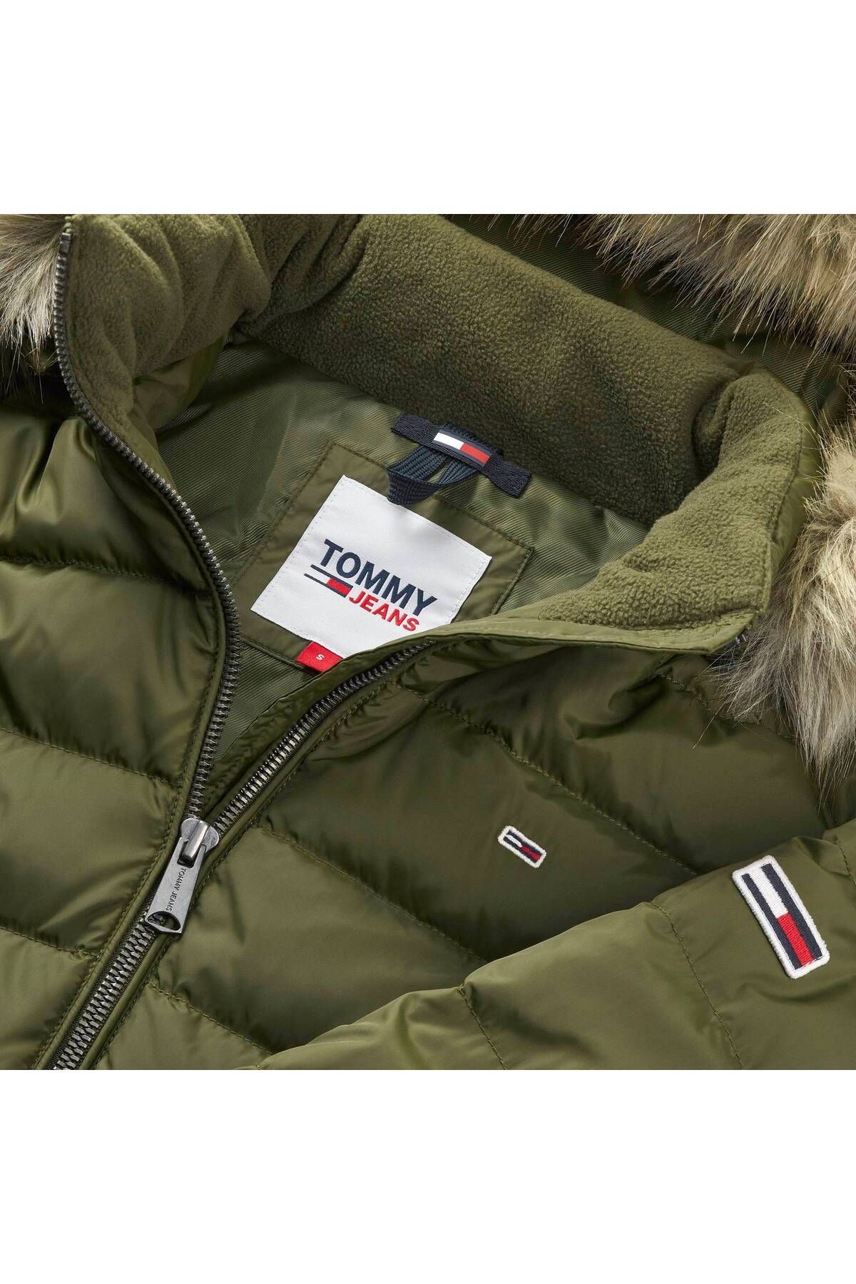 TOMMY JEANS KADIN ESSENTIALENTIAL KAPÜŞONLU KAZ TÜYÜ MONT