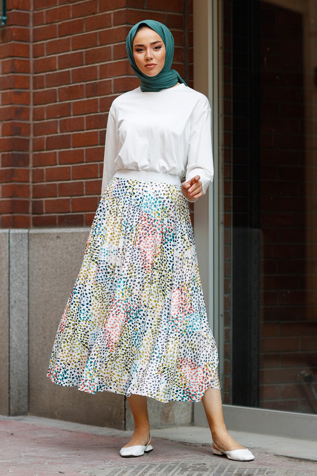 saretex Desenli Etek Beyaz Puantiyeli