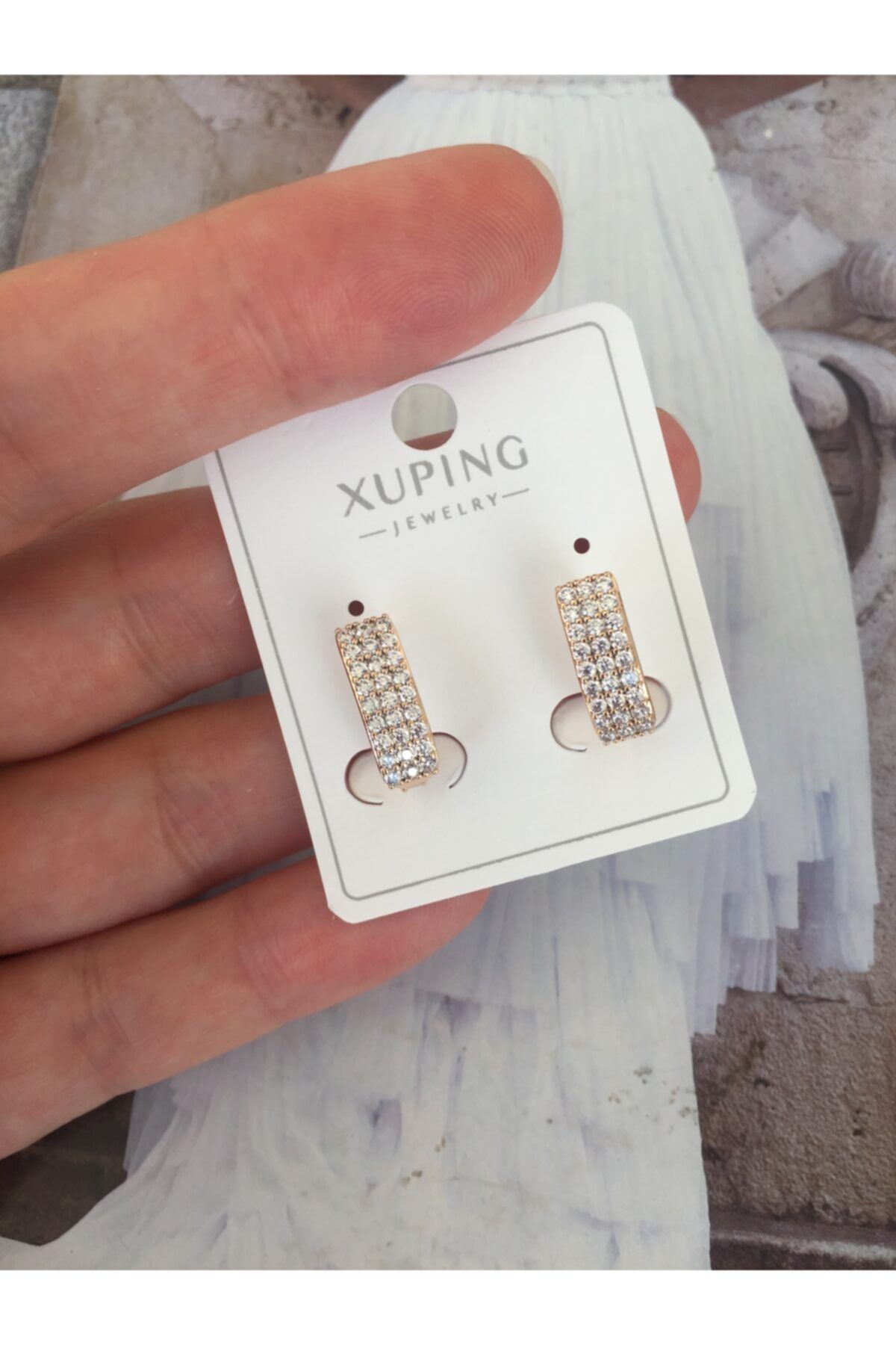 ACCESSORIES WORLD Çelik Altın Kaplama Kararmaz Gold Zirkon Taşlı Küpe