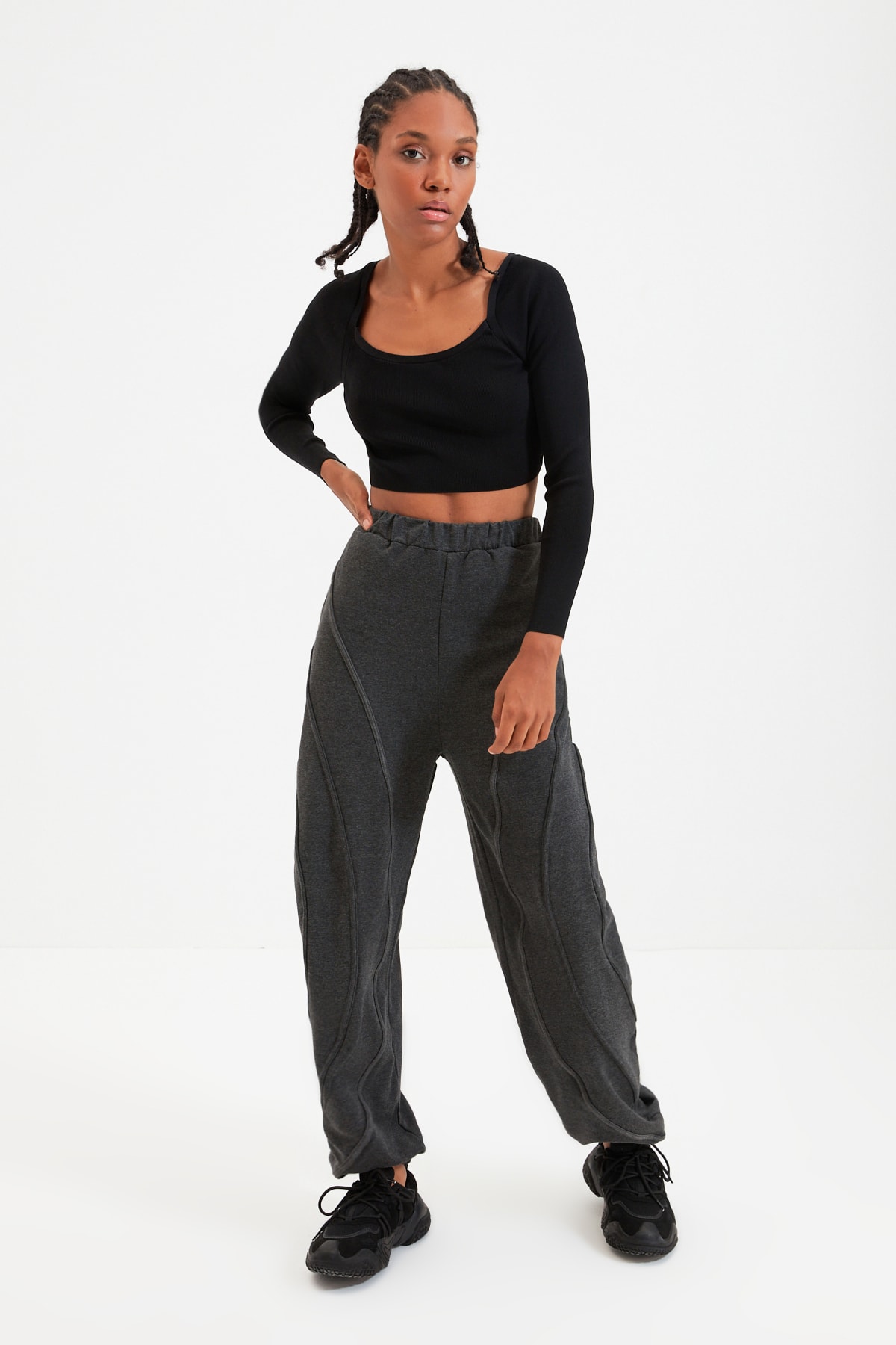 TRENDYOLMİLLA Antrasit Nervür Detaylı Loose Jogger Örme İnce Eşofman Altı TWOAW22EA0044