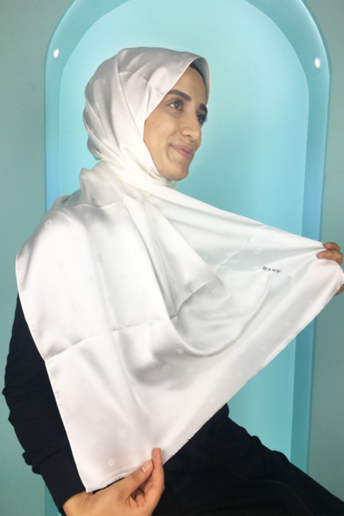 Aker Kadın Beyaz Monogram Günlük Abiye Dikdörtgen Uzun Taşlanmış İpek Şal