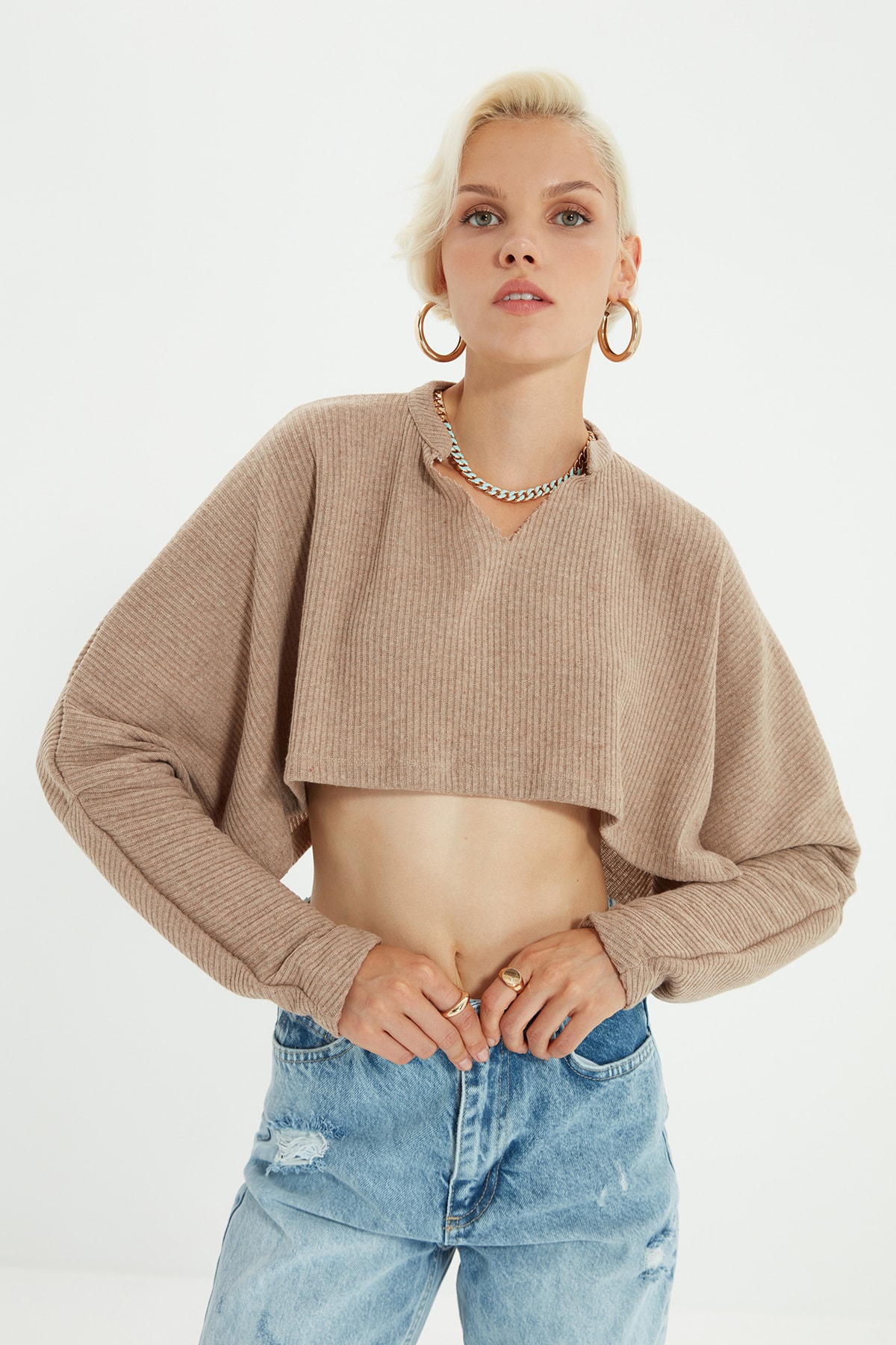 TRENDYOLMİLLA Bej Crop Örme Bluz TWOAW21BZ1213