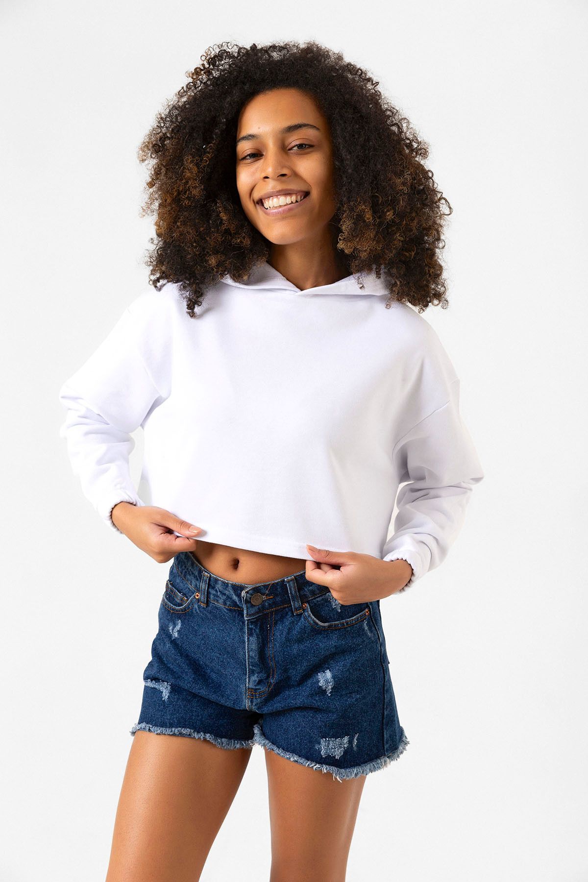 Basic Optik Beyaz Kapüşonlu Crop Sweatshirt