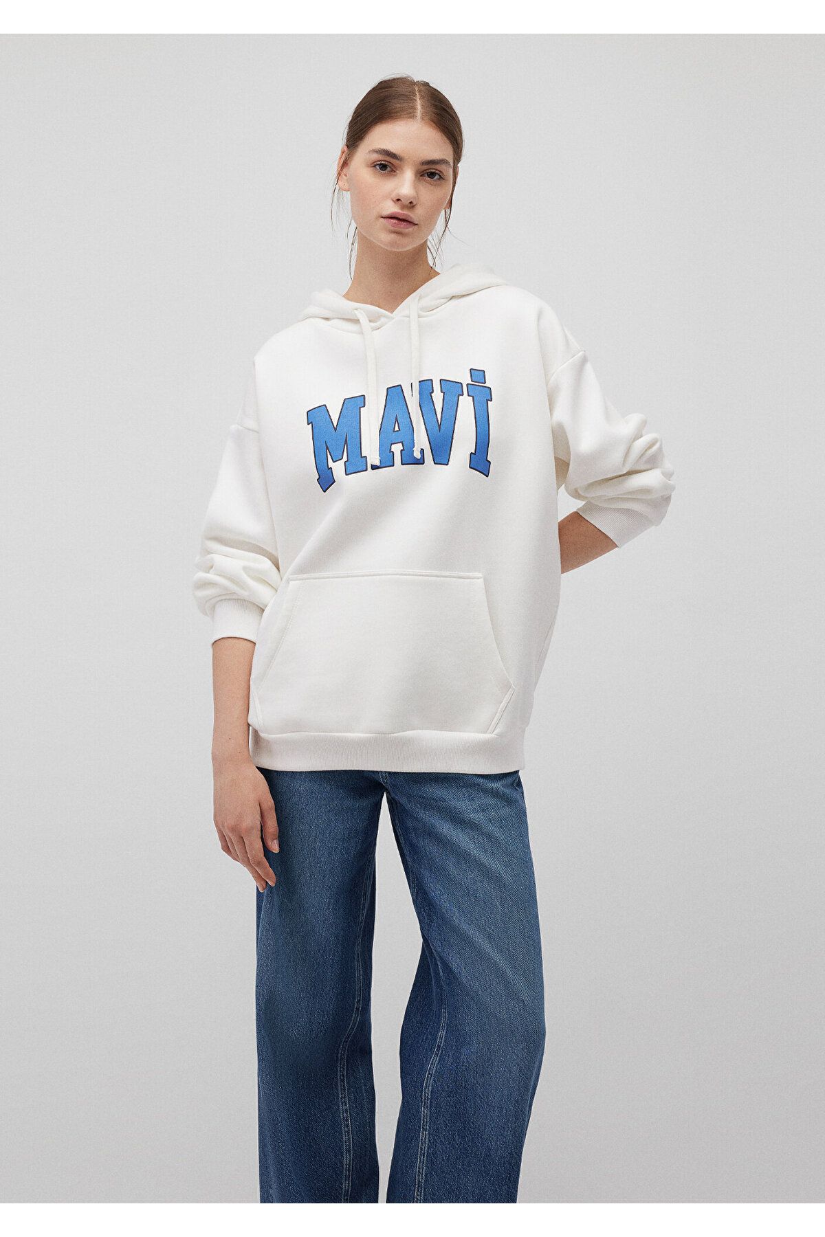 Mavi Logo Baskılı KapüşonluBeyaz Sweatshirt 1...