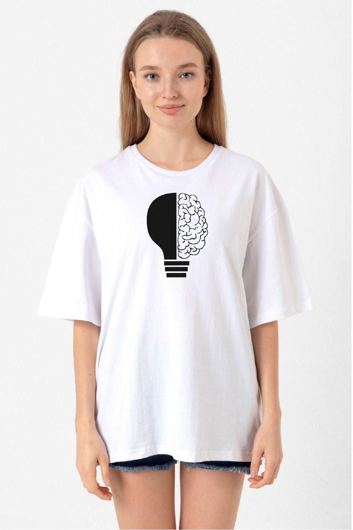 Tshirthane Lightbulb & BrainBeyaz Kadın Overs...