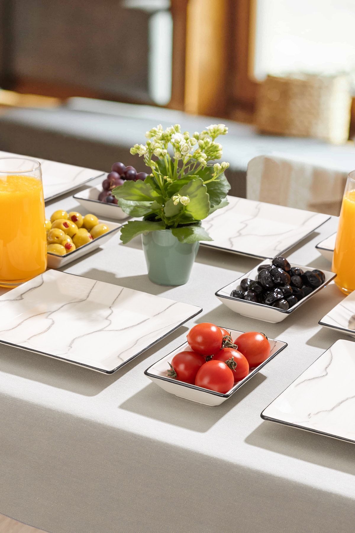 سرویس صبحانه 14 تیکه برای 6 نفر تزیین دست مشکی