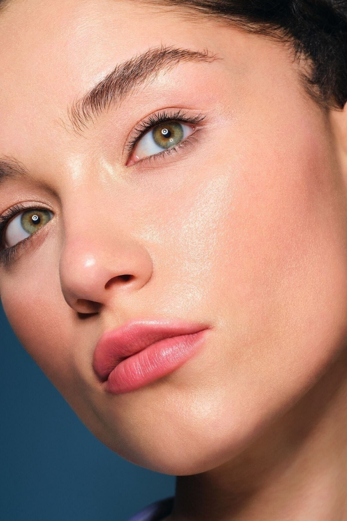 پروفایل شیشه ای درخشش هیالورونیک اسید ضد پوستی 15 میلی لیتر