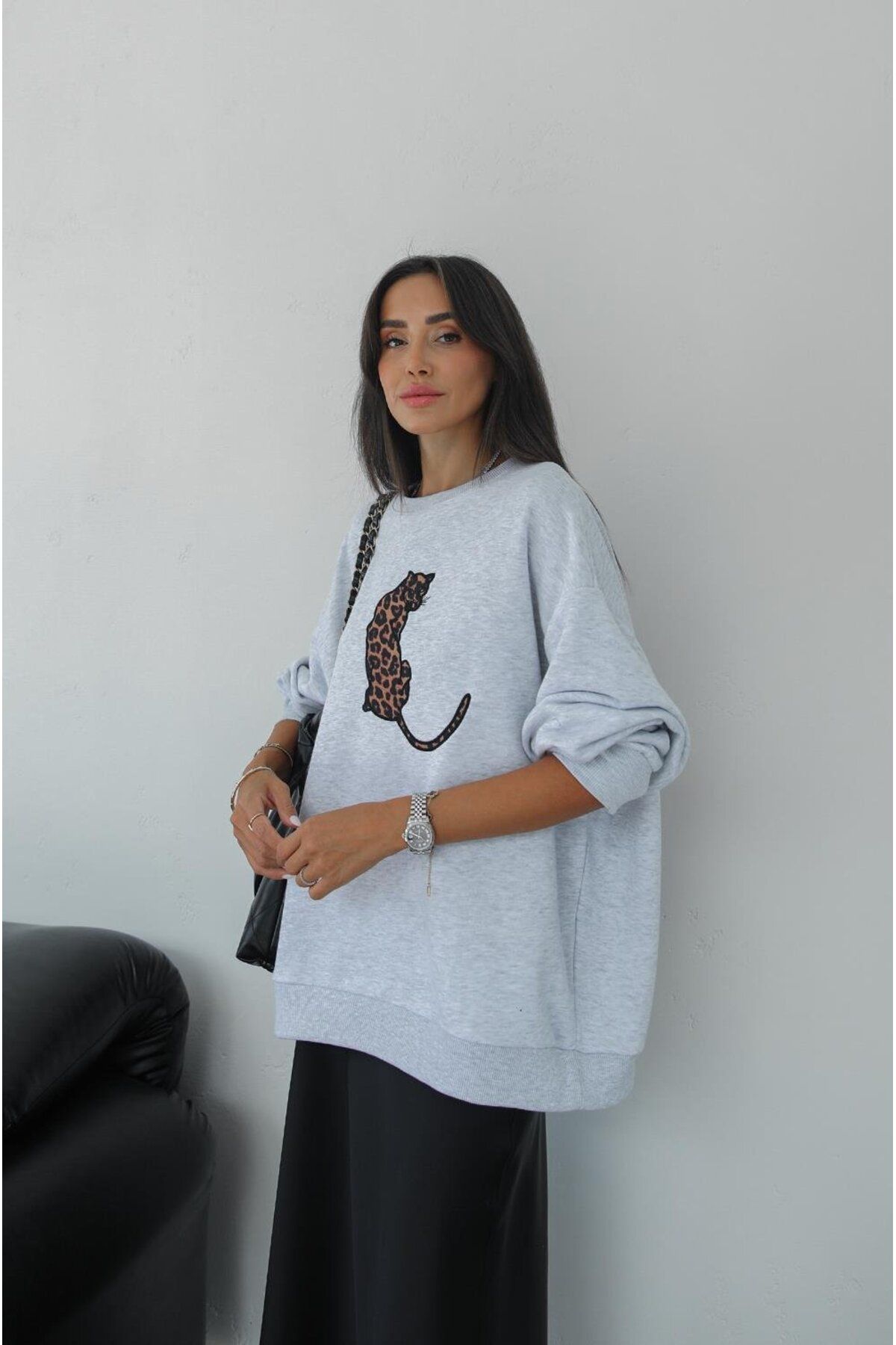 Gri Leopar Nakışlı Sweatshirt