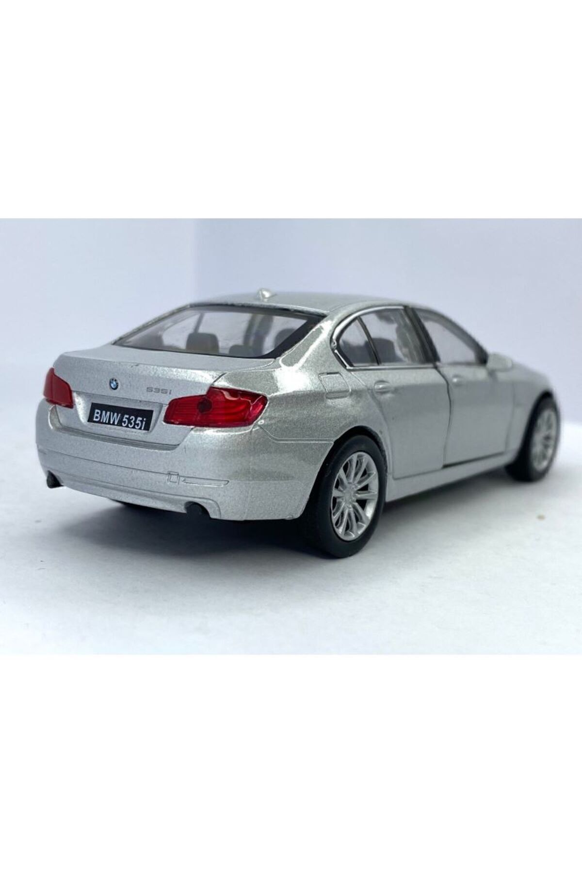 Fx M5 1/36 Ölçek Bal Veya Gri Diecast Çek Bırak Metal Model Araba Star Collection 210035