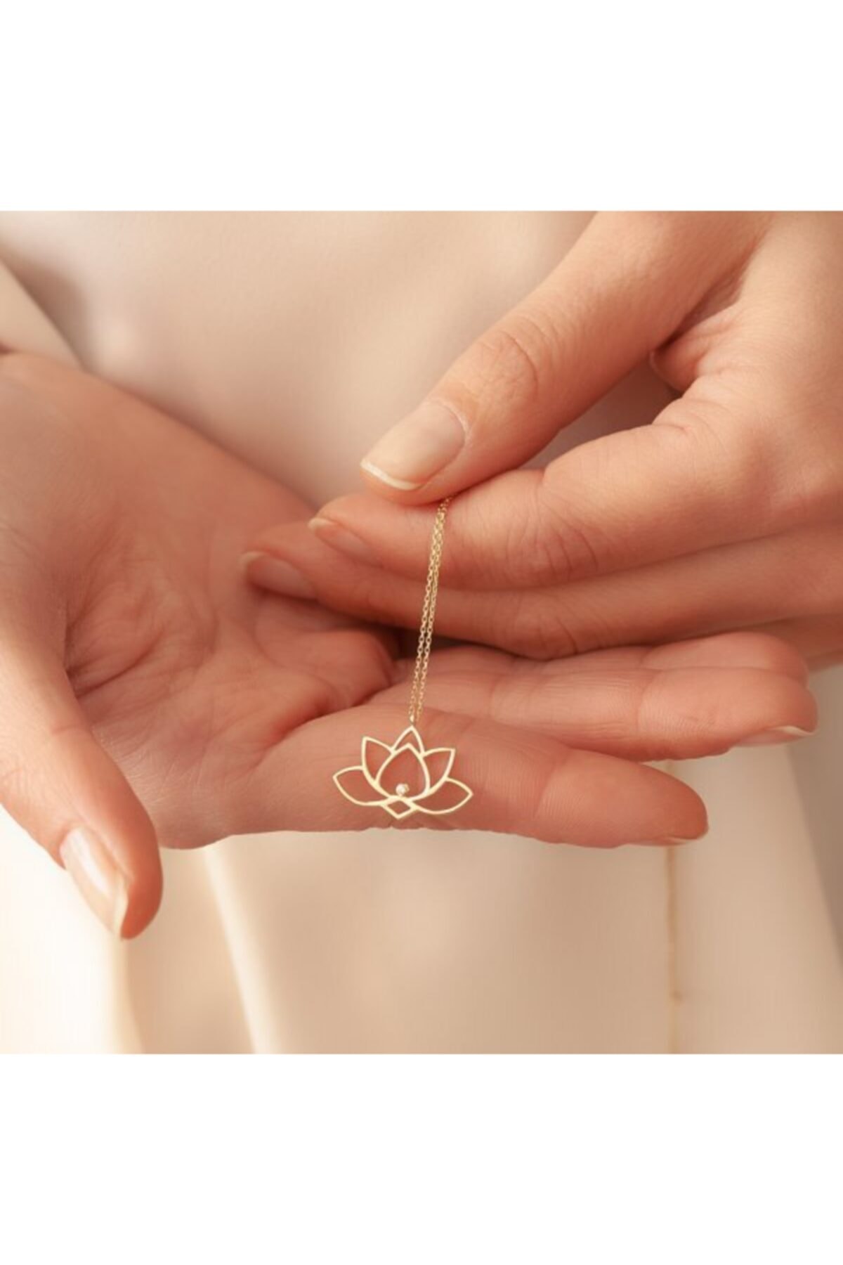 Gold Store 14 Ayar Altın 0.01 Ct Pırlanta Lotus Kolye