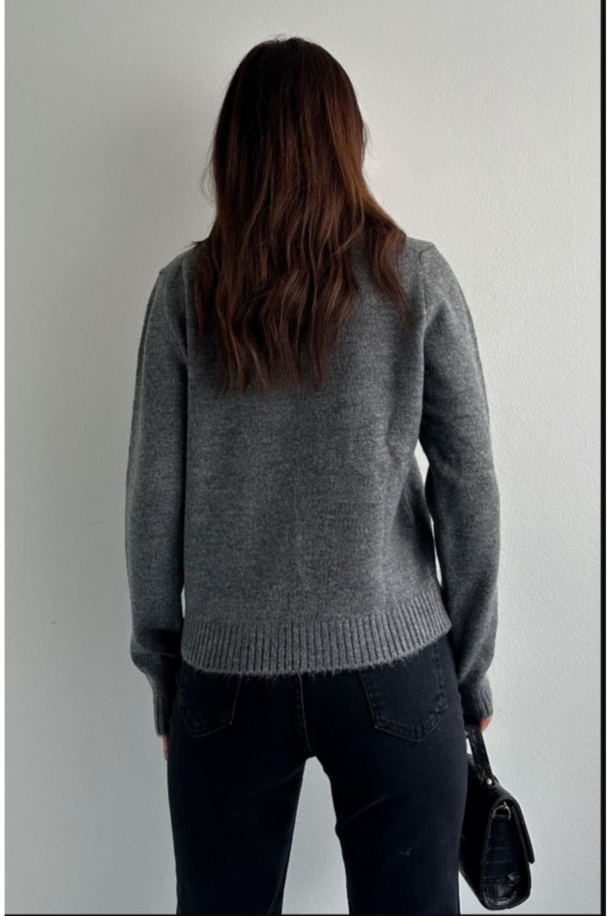 یقhe گرد زنان ژاکت کش بافش آنتراسیت را بالا برد