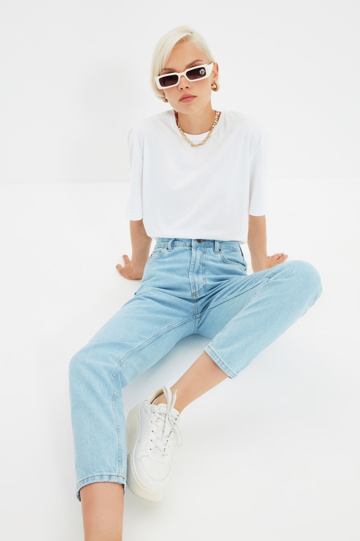 TRENDYOLMİLLA Mavi Yüksek Bel Mom Jeans TWOAW20JE0129