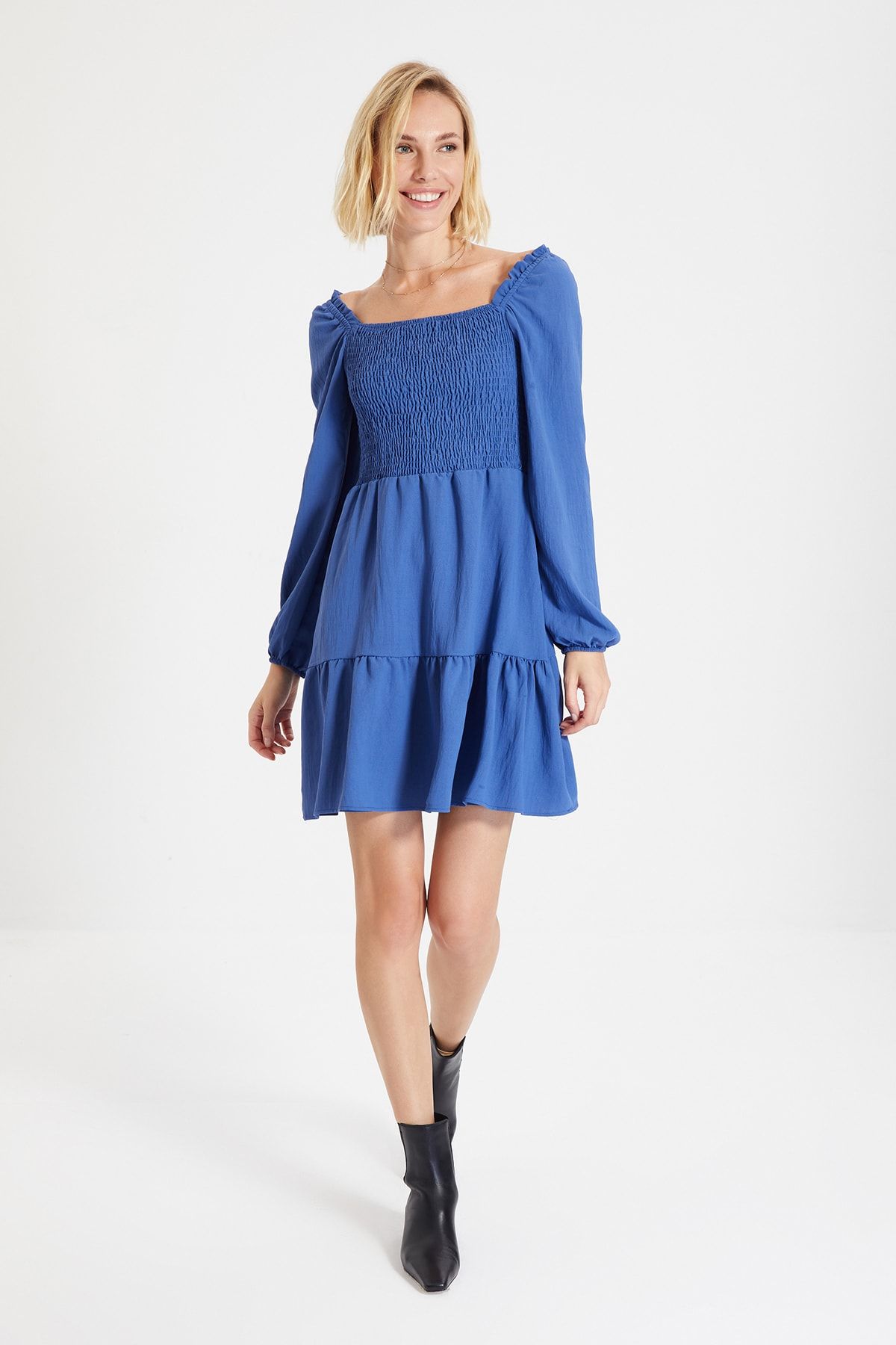 TRENDYOLMİLLA Indigo Gipeli Volanlı Elbise TWOAW22EL0106