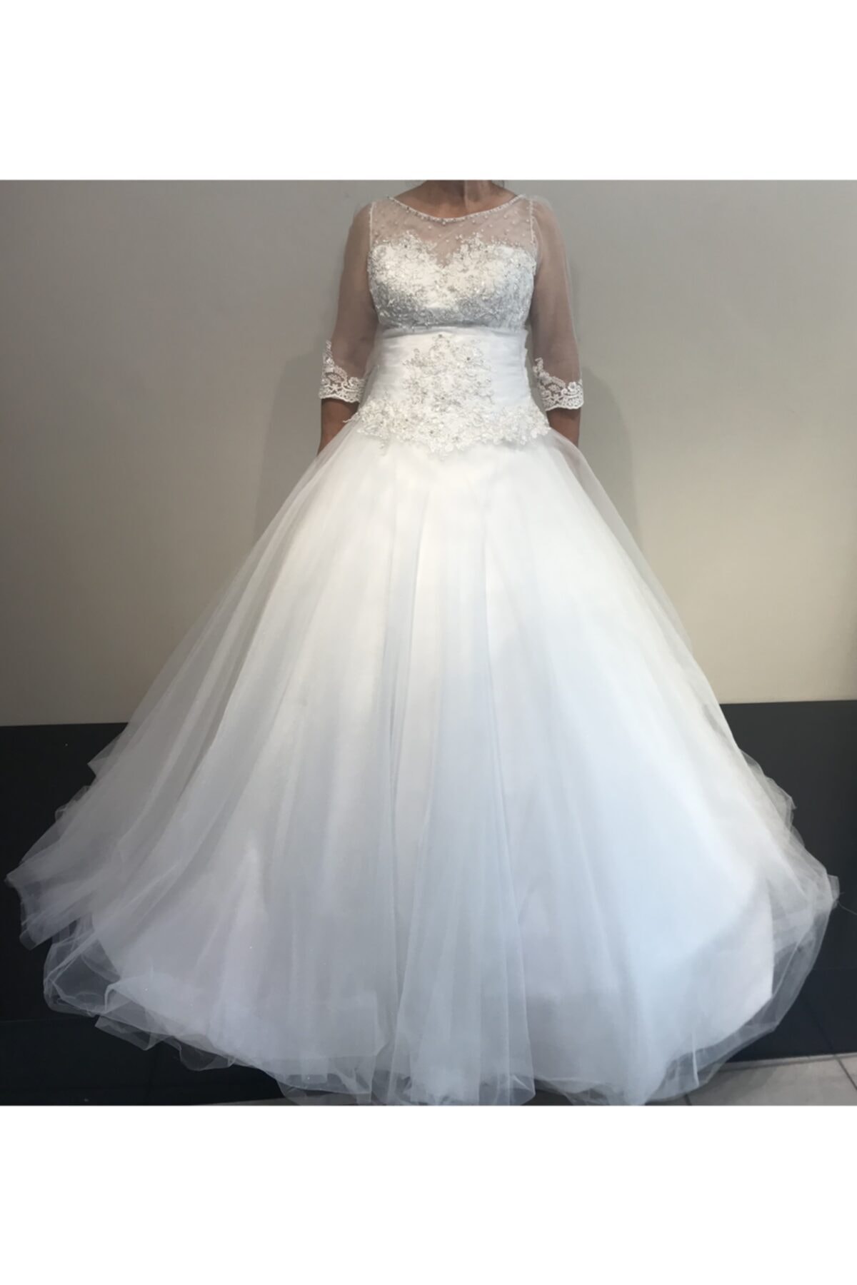 VENÜS MODA by Pınar Yarım Kol Simli Etek Prenses Model Güpürlü Gelinlik