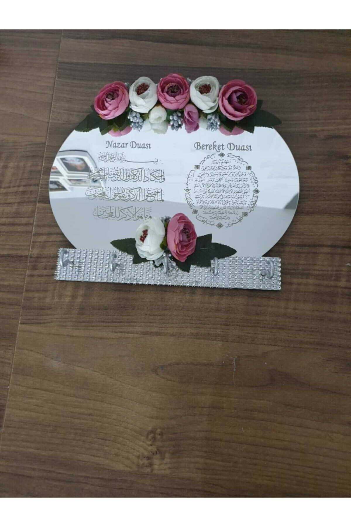 YENİ HALI ÖRTÜSÜ Lazer Kesim Gümüş Renk Aynalı Çiçekli Nazar Duası Ve Bereket Duası Yazılı Anahtarlık Askısı