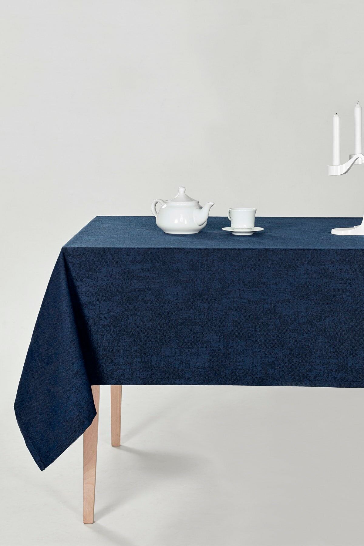 DENIZLI CONCEPT Lacivert Milano Masa Örtüsü 150x215 Cm