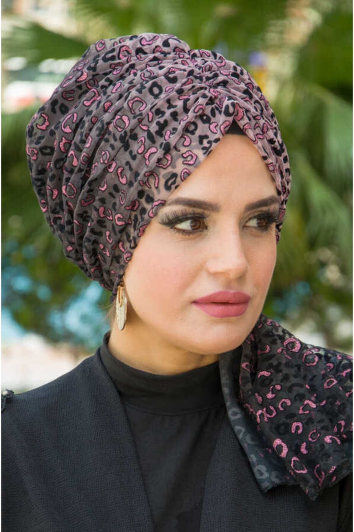 Aişe tesettür Siyah Pudra Abiye Tokalı Bone