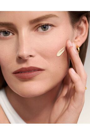 Vitamin Enriched Niasinamid ve C Vitamin İçeren Nemlendirici Serum 30 ml - 716170282145 Image 2